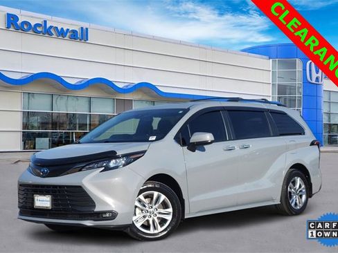 Used 2023 Toyota Sienna XLE Woodland Edition image 1