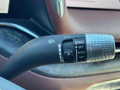 Used 2024 Genesis G90 3.5T image 25