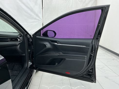 Used 2021 Toyota Camry SE FWD image 19