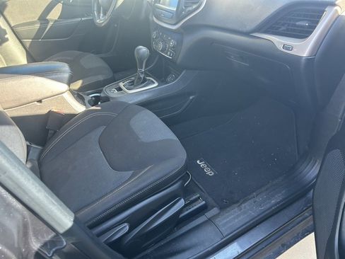 Used 2016 Jeep Cherokee Latitude image 13