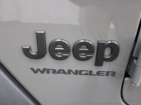 Used 2021 Jeep Wrangler Sport image 13
