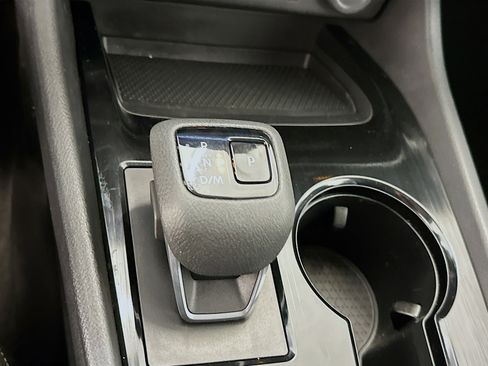 Used 2023 Nissan Rogue SV image 24