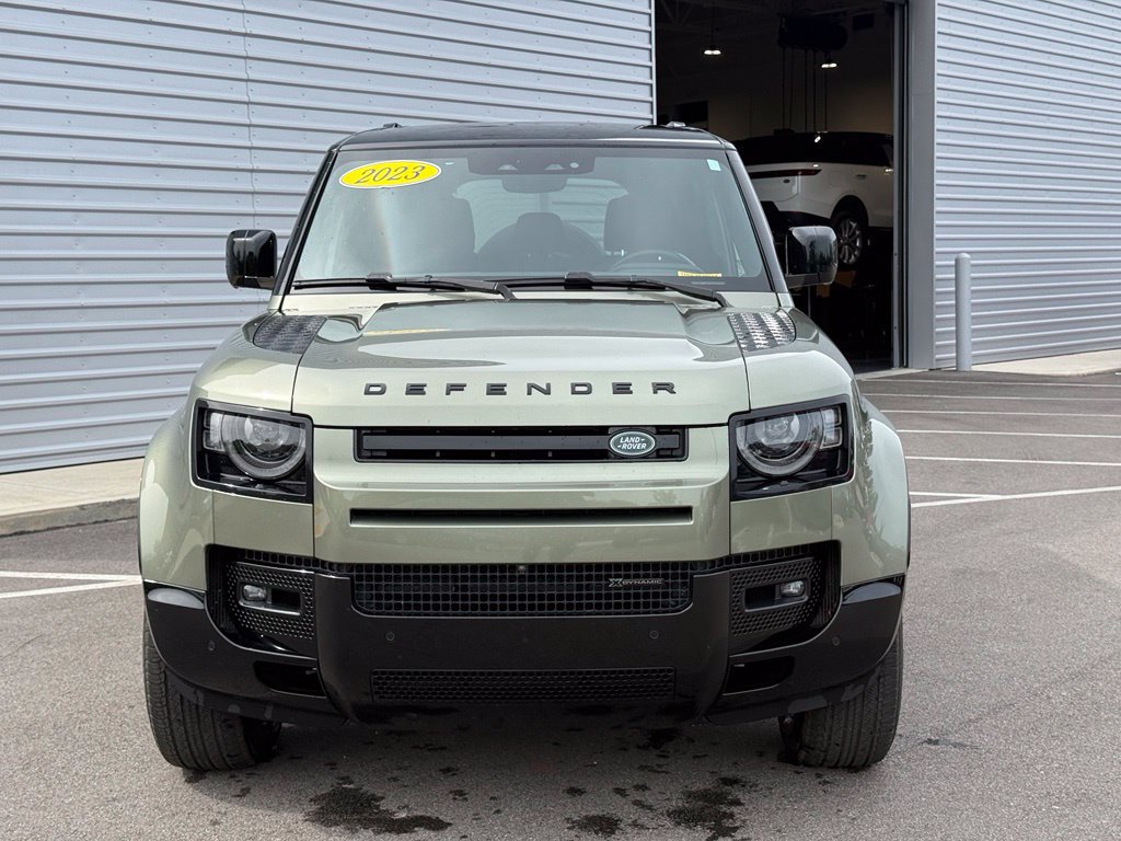 Used 2023 Land Rover Defender 110 X-Dynamic SE AWD/4WD image 2