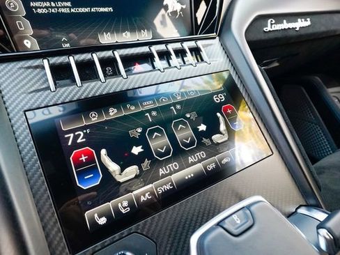 Used 2023 Lamborghini Urus Performante image 74