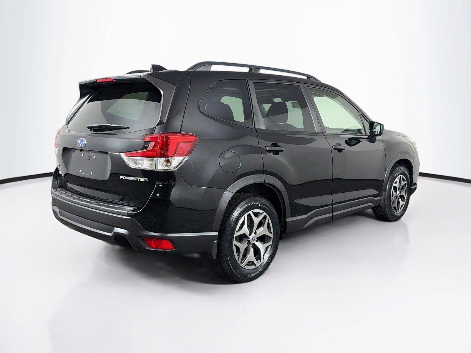 Used 2020 Subaru Forester Premium AWD/4WD image 11