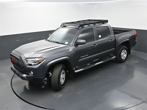 Used 2017 Toyota Tacoma SR5 image 30