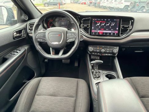 Used 2025 Dodge Durango GT RWD image 16