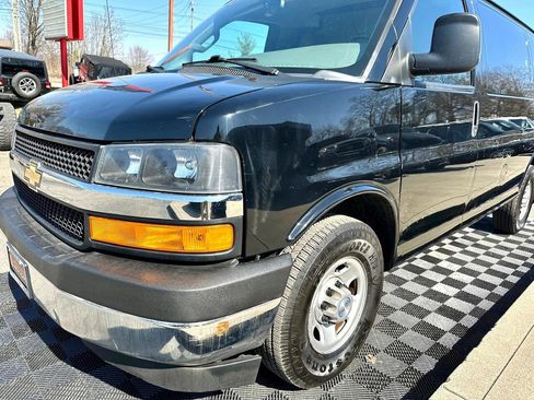 Used 2018 Chevrolet Express 2500 w/ Driver Convenience Package image 12