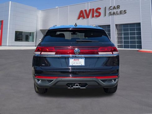 Used 2025 Volkswagen Atlas Cross Sport SE image 7