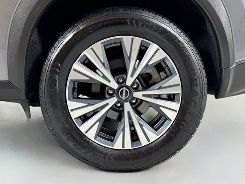 Used 2023 Nissan Rogue SV AWD/4WD image 8