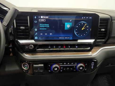 Used 2025 Chevrolet Silverado 1500 LT AWD/4WD image 34
