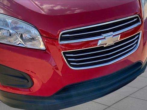Used 2016 Chevrolet Trax LT w/ LT Sun and Sound Package FWD image 28