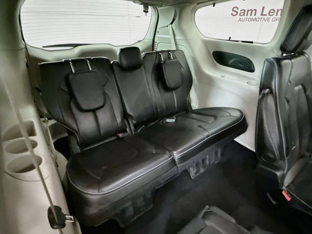 Used 2020 Chrysler Pacifica Limited FWD image 28