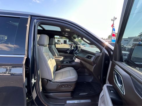 Used 2023 GMC Yukon XL SLT w/ SLT Premium Package AWD/4WD image 19