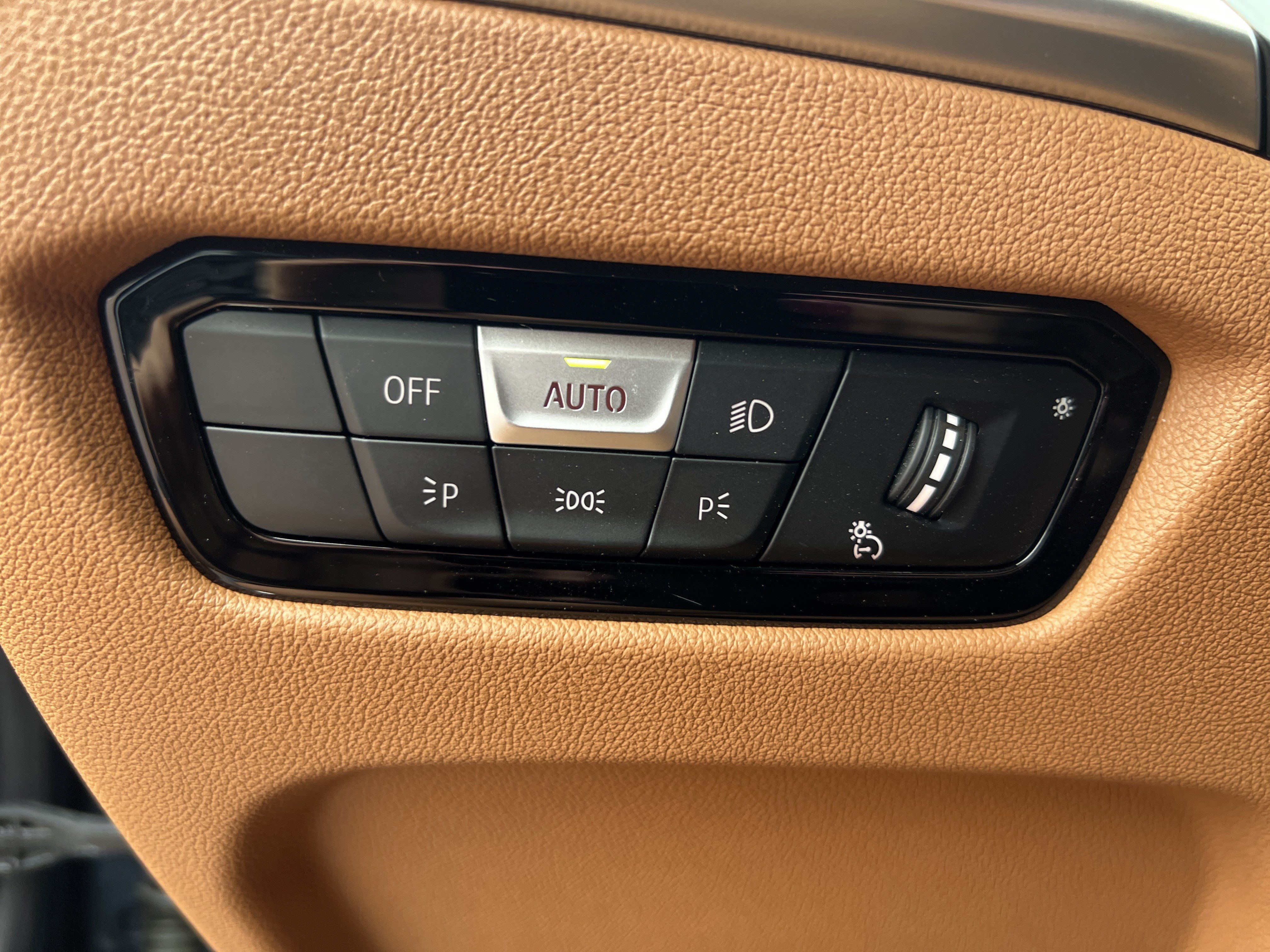 Certified 2026 BMW 330i Sedan RWD image 35