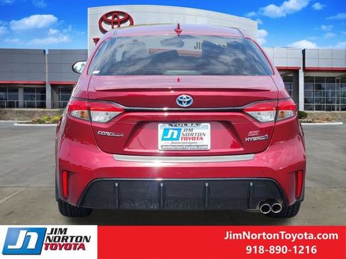 Used 2023 Toyota Corolla SE w/ SE Package FWD image 7