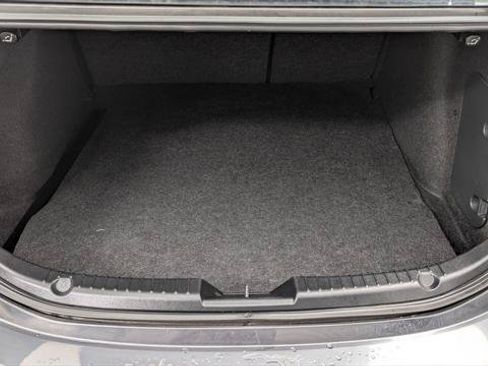 Used 2018 MAZDA MAZDA3 Touring FWD image 18