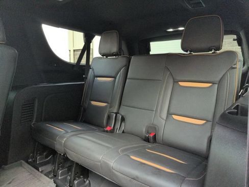 Used 2023 GMC Yukon XL AT4 w/ AT4 Premium Plus Package AWD/4WD image 29