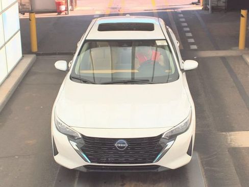 Used 2025 Nissan Sentra SV w/ SV Premium Package FWD image 12