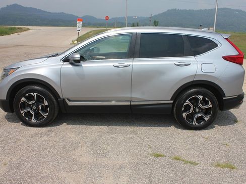 Used 2018 Honda CR-V Touring image 8
