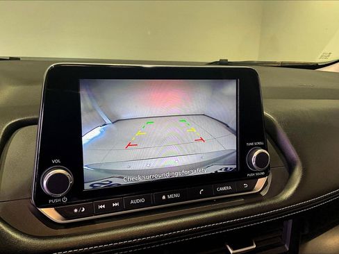 Used 2025 Nissan Rogue SV AWD/4WD image 15