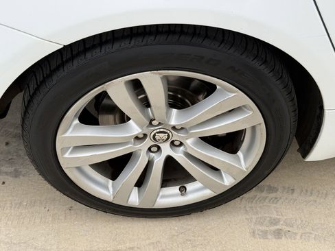 Used 2012 Jaguar XJ L RWD image 15