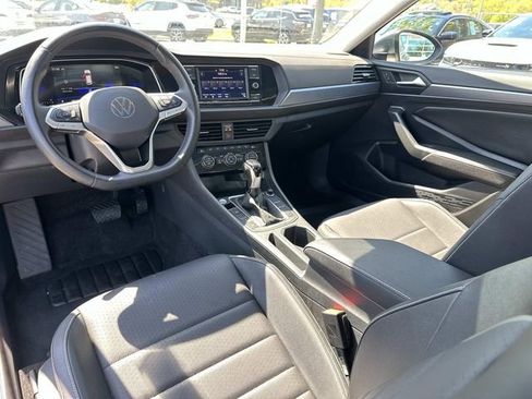 Used 2024 Volkswagen Jetta SE w/ Panoramic Sunroof Package FWD image 21
