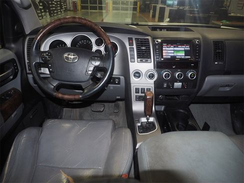 Used 2010 Toyota Sequoia Platinum image 11