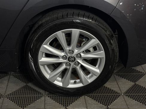 Used 2025 Toyota Corolla SE w/ SE Package FWD image 11