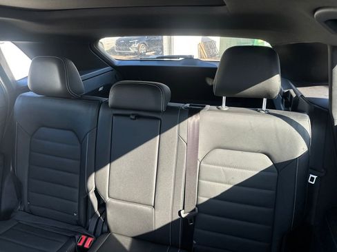 Used 2025 Volkswagen Atlas Cross Sport SEL R-Line image 18