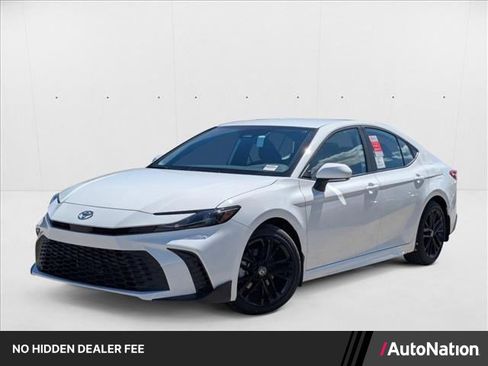 New 2025 Toyota Camry SE FWD image 1