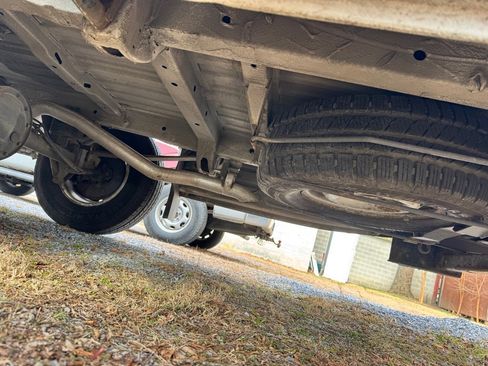 Used 2010 Freightliner Sprinter 2500 image 17