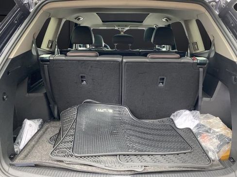 Used 2024 Volkswagen Atlas Peak Edition SEL image 16