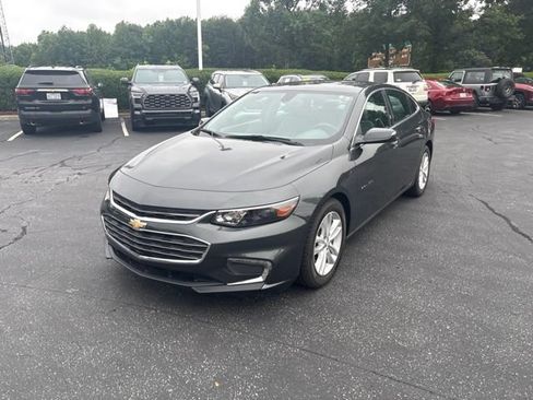 Used 2016 Chevrolet Malibu LT FWD image 2