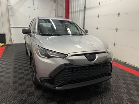 Used 2024 Toyota Corolla Cross AWD Hybrid image 6