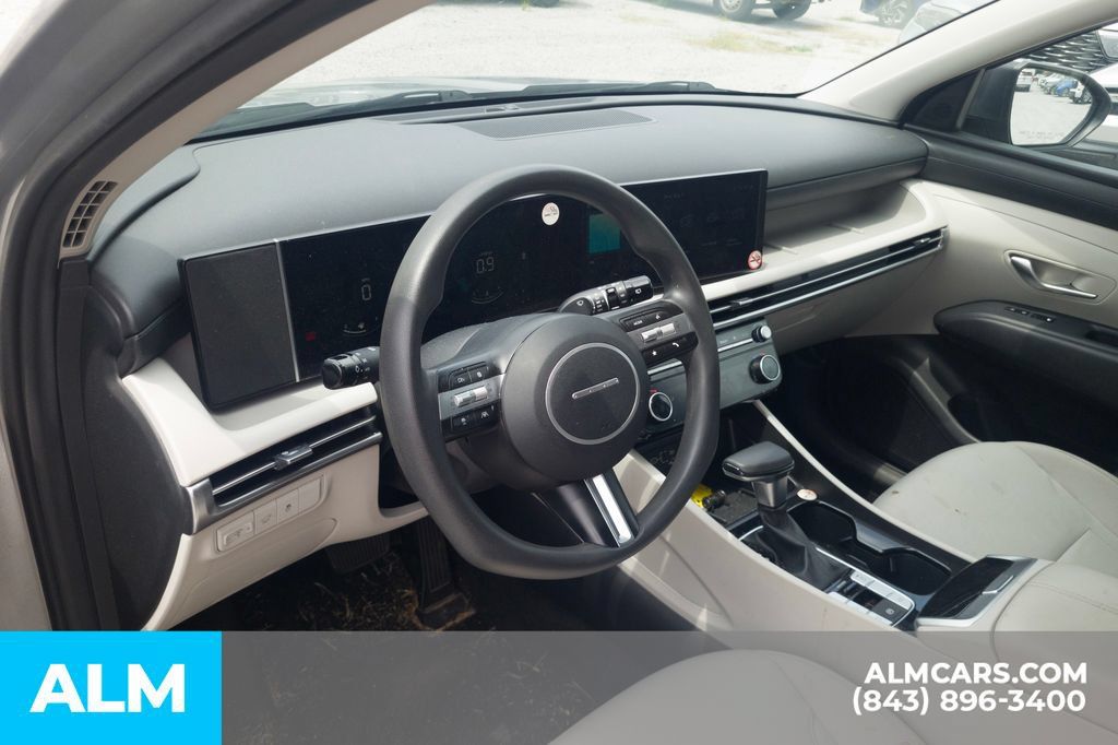 Certified 2025 Hyundai Tucson SEL FWD image 5