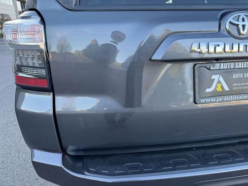 Used 2017 Toyota 4Runner SR5 Premium image 15