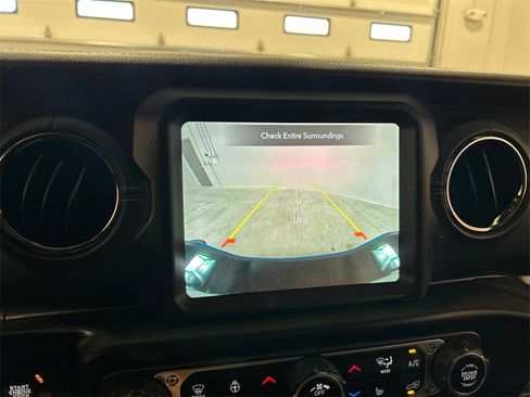 Used 2022 Jeep Gladiator Overland image 22