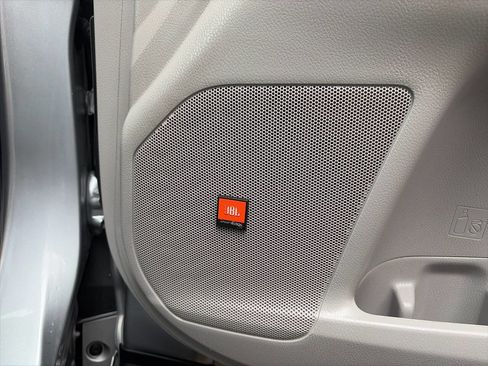 Used 2015 Toyota Highlander Limited Platinum image 10