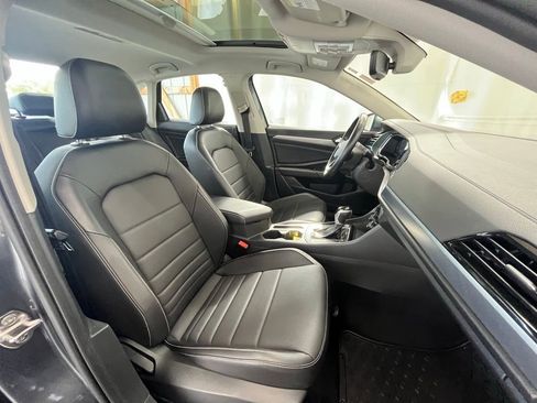 Certified 2022 Volkswagen Jetta SE image 13