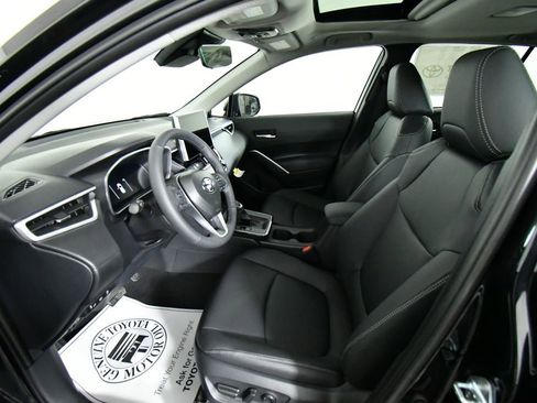 New 2026 Toyota Corolla Cross XLE image 5