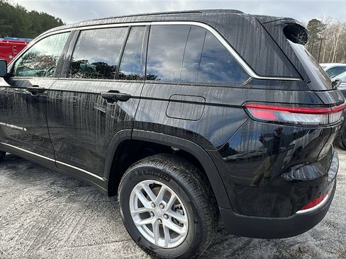 New 2025 Jeep Grand Cherokee Laredo X image 10