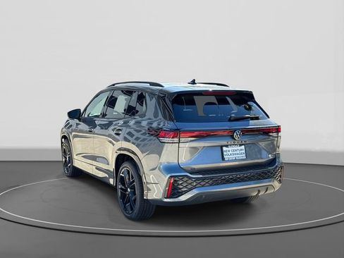 New 2026 Volkswagen Tiguan SE R-Line FWD image 3