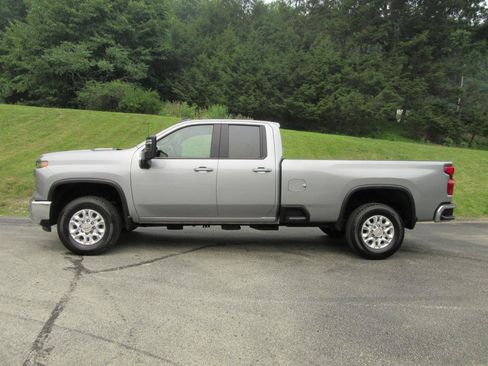 Used 2025 Chevrolet Silverado 2500 LT w/ Safety Package AWD/4WD image 6