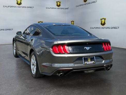 Used 2018 Ford Mustang Coupe RWD image 7