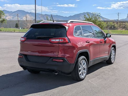 Used 2014 Jeep Cherokee Latitude FWD image 3