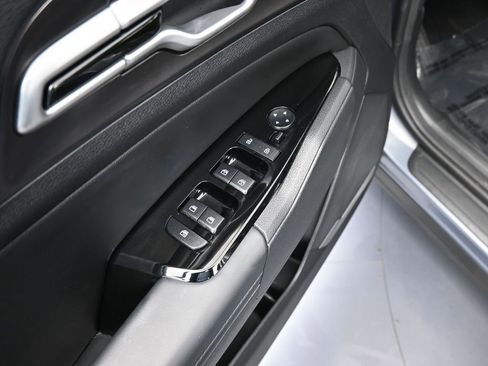 Used 2025 Kia Sportage EX image 13