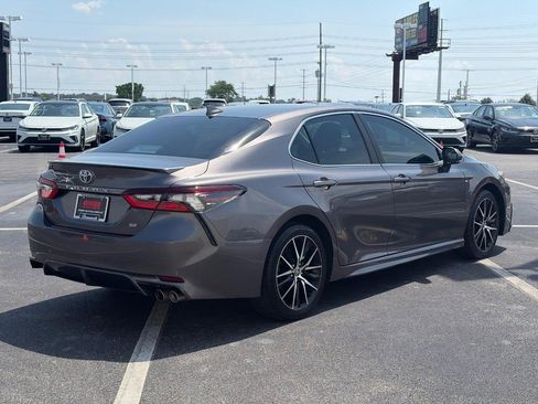 Used 2023 Toyota Camry SE FWD image 5