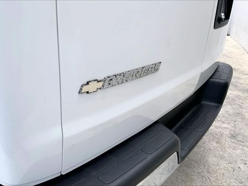 Used 2019 Chevrolet Express 3500 LT w/ LT Preferred Equipment Group RWD image 7