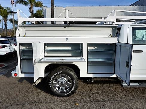 New 2024 RAM 2500 Tradesman w/ Chrome Appearance Group image 11